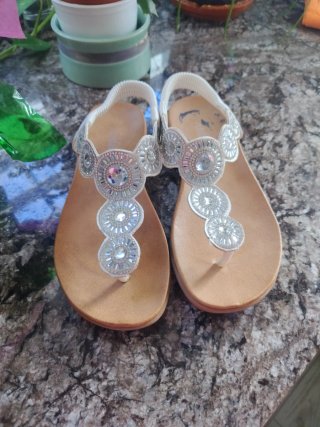 Sandalias Blancas con Pedrería