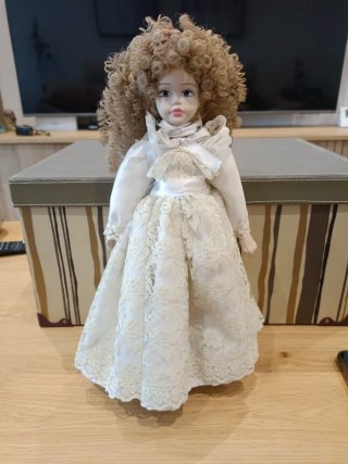 Muñeca de Porcelana de Comunión (2007)