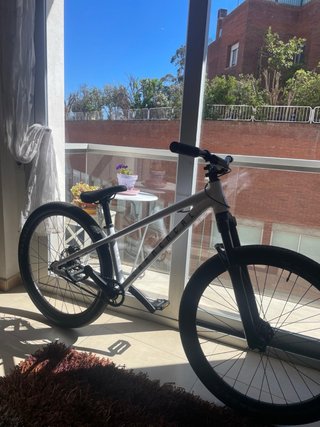 Bicicleta Dirt Jump Commencal