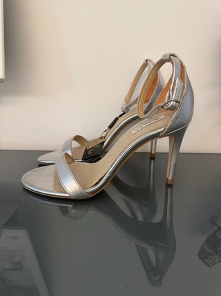 Sandalias Massimo Dutti Plata Talla 37. Nuevas