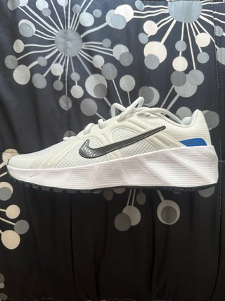 Zapatillas Nike Blancas y Negras