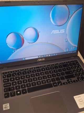 Ordenador portátil Asus i3/ 8GB/SSD 240 GB 15'6"