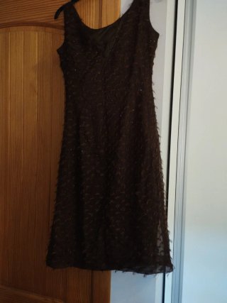 Vestido marrón sin mangas