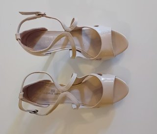 Sandalias de Piel Gloria Ortiz