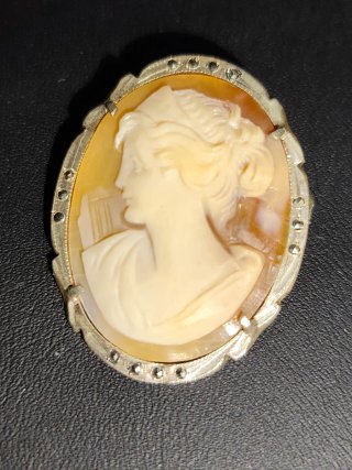 Broche Colgante Camafeo de Concha Natural