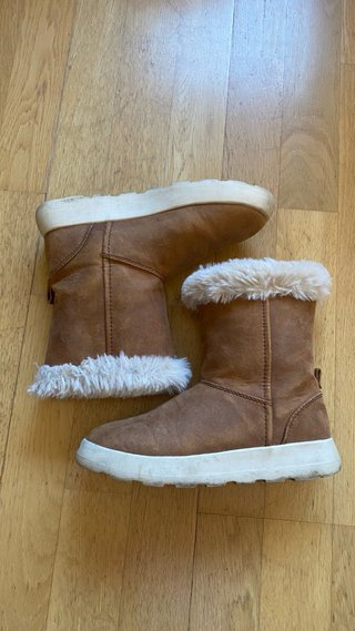Botas estilo Ugg Zara Niños Talla 35