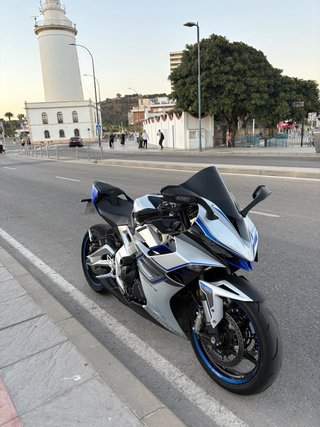Zontes 703RR de abril de 2026