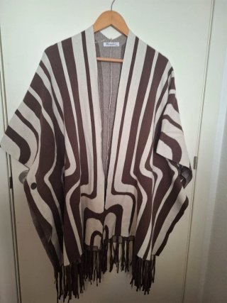 Poncho de Lana Blanco y Marrón