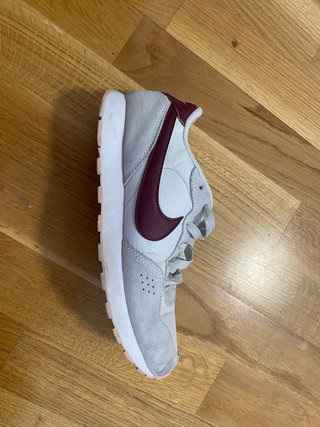 Zapatillas Nike Gris y Granate
