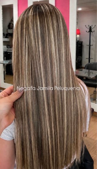 Balayage, mechas, tintes, alisados, corte, peinado