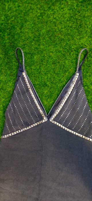 Vestido Negro Mango con Tachuelas