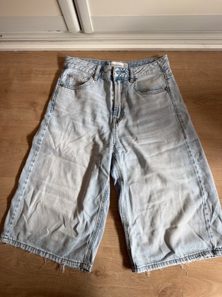 Pantalón pirata vaquero Stradivarius