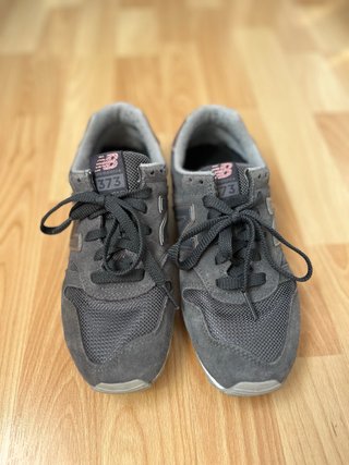 Zapatillas New Balance 373 Grises