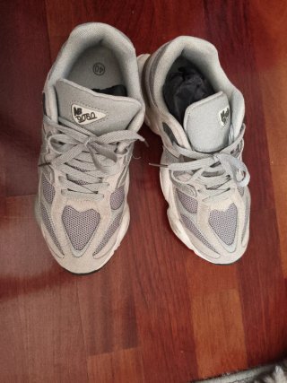 Zapatillas New Balance 9060 Gris Talla 40
