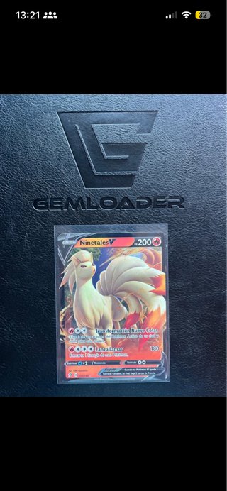 Carta Pokémon Ninetales V