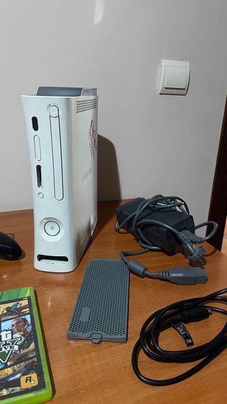 Console Xbox 360 Bianca con 2 Controller