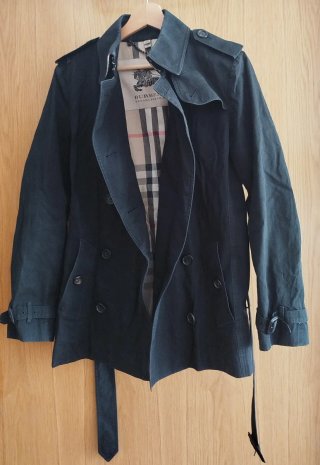 Gabardina Burberry Negra