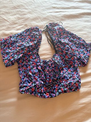 Top de manga corta con estampado floral