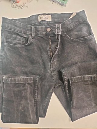 Pantalón vaquero Pull&Bear negro