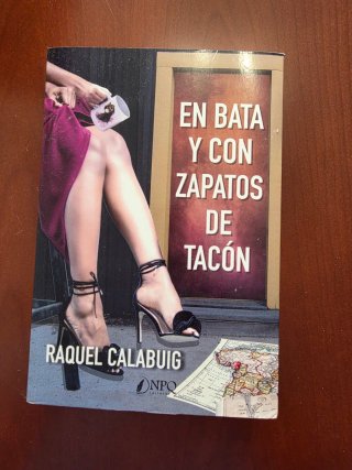 ​En bata y con zapatos de tacón - R. Calabuig
