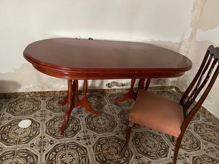 Mesa de Madera Antigua y 6 Sillas