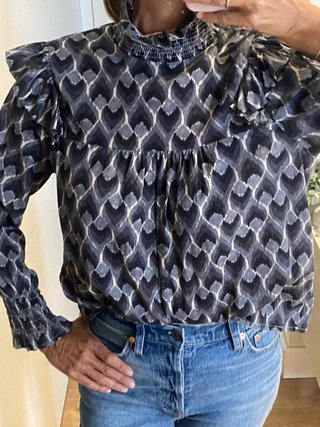 Camisa Cuello Alto Estampado Geométrico