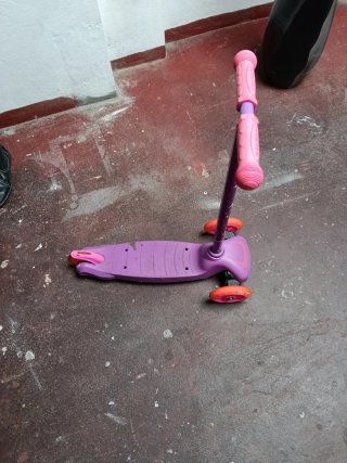 Patinete Infantil de Tres Ruedas