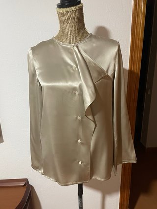 Blusa Carolina Herrera Dorada