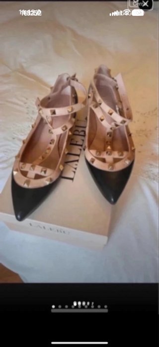 Bailarinas Lalebú Piel Nude y Negro con Tachas