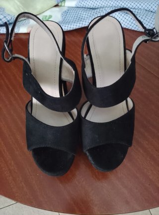 Zapatos de tacón negros
