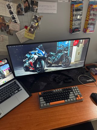 Monitor LG Ultrawide 32 pollici