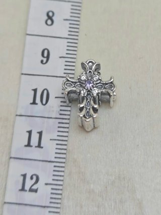 Charm de Plata con Forma de Cruz
