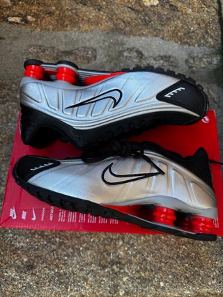 Nike Shox R4 Silver / Red Talla 38