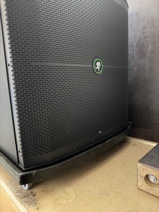 Subwoofer Autoamplificado Mackie 18 pulgadas