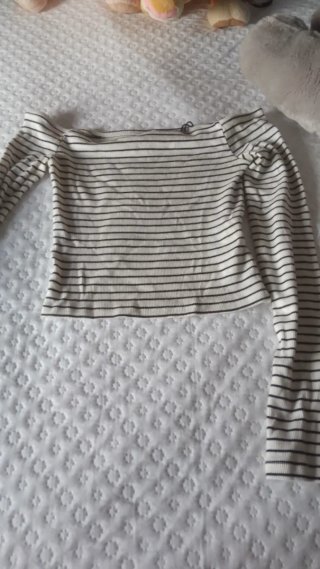 Camiseta Zara rayas hombros descubiertos
