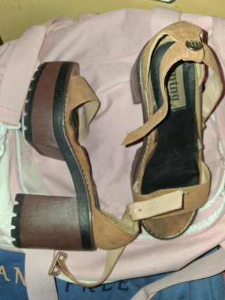 Sandalias mtng con plataforma efecto piel