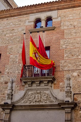 Una chica española te ayuda con tu español