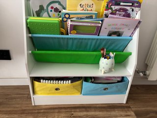 Librería Infantil con Estantes y Cajas