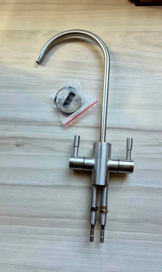 Grifo de Ósmosis Inversa sin uso en su Caja
