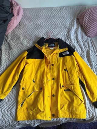Cortavientos The North Face Amarillo
