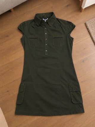 Vestido camisero verde militar