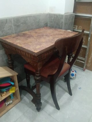 Mesita y silla vintage de madera