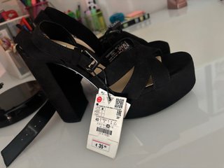 Sandalias de tacón Zara negras