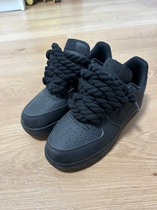 Nike Air Force 1 Negras con Cordones Rope