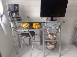 Mesa de Cristal y Metal