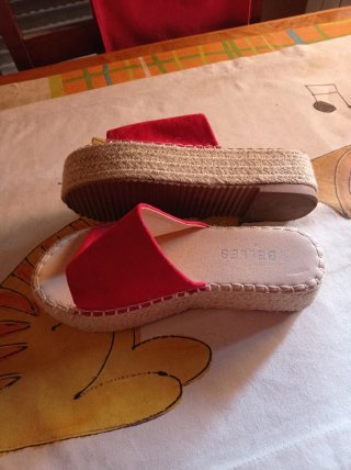 Zapatillas de esparto con cuña Belles