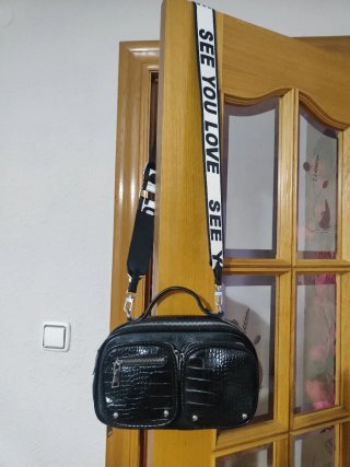 Bolso Negro brillante Estilo Alternativo