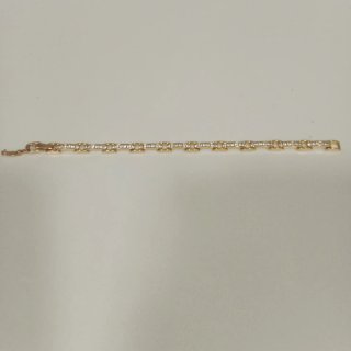 Pulsera dorada de eslabones