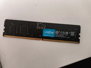 Crucial 8GB DDR5 4800MHz CL40 - Casi nueva