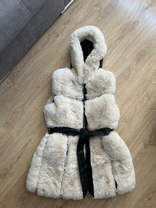 Chaquetón sin mangas de pelo
